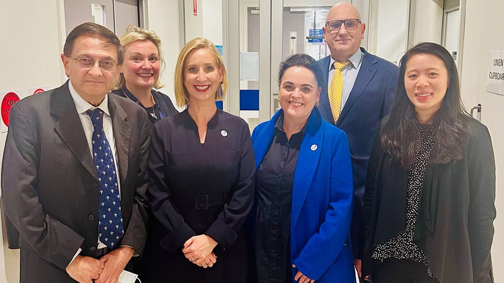 Professor David O’Neal, Senior Endocrinologist at St Vincent’s Hospital Melbourne and his colleagues are focused on the significance of Automated Insulin Delivery (AID) systems for people with type 1 diabetes. Pictured with Diabetes Australia Group CEO Justine Cain. 
